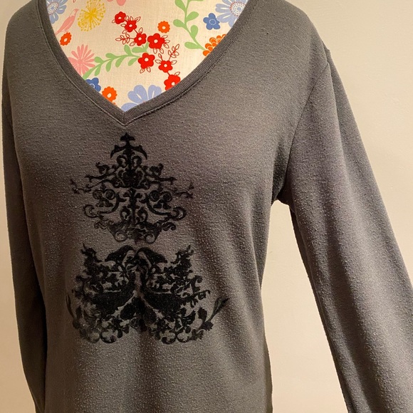 Bogari Sweatshirt with Front Velour Design - Picture 3 of 5